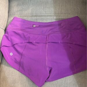 lululemon speed up short - low rise - 2.5” - purple - size 2